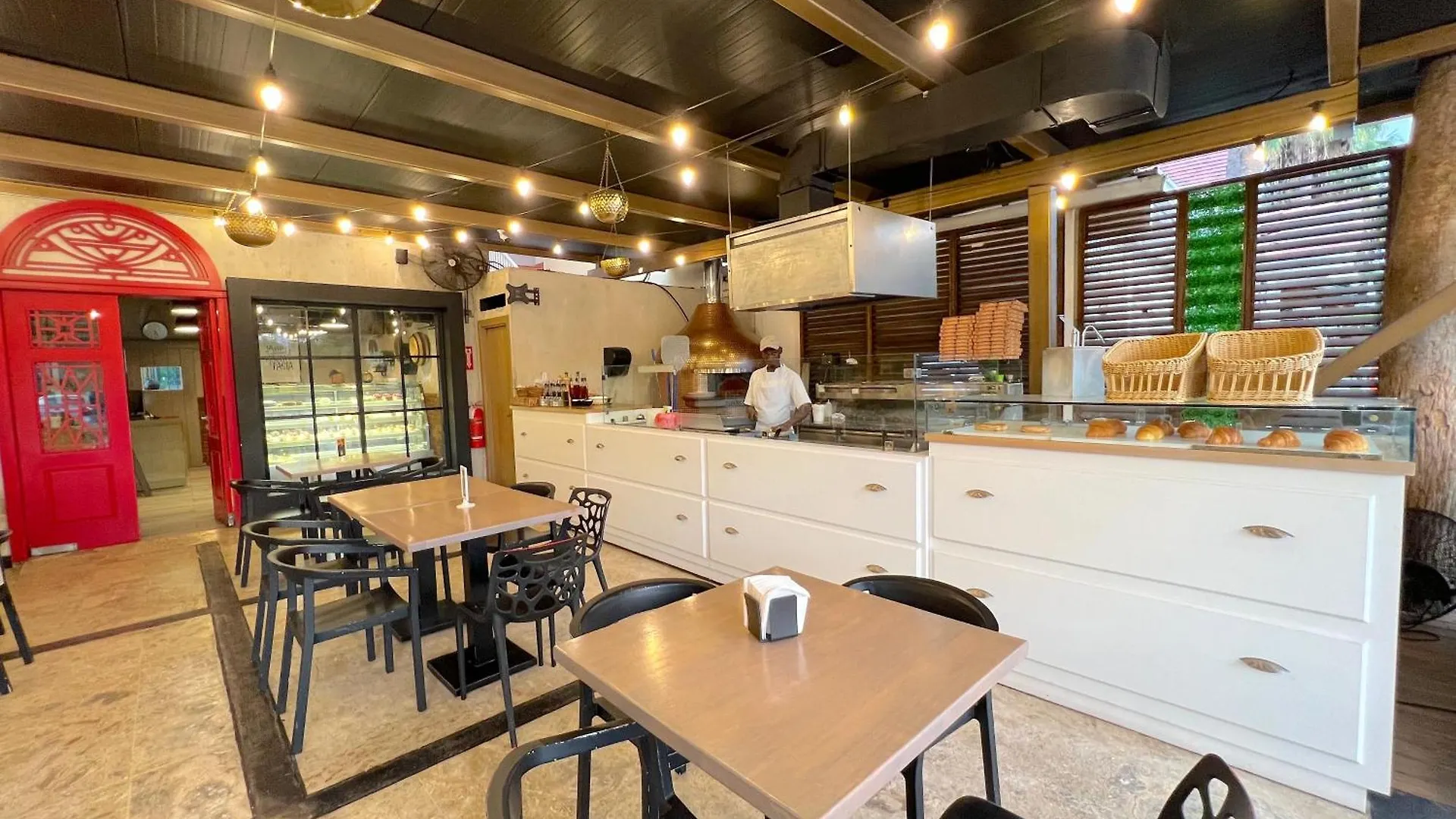 ***** Hotel Vacation Suites With Rooftop Pool, Beach Club, Spa, Restaurants - Playa Los Corales Punta Cana Dominikanische Republik