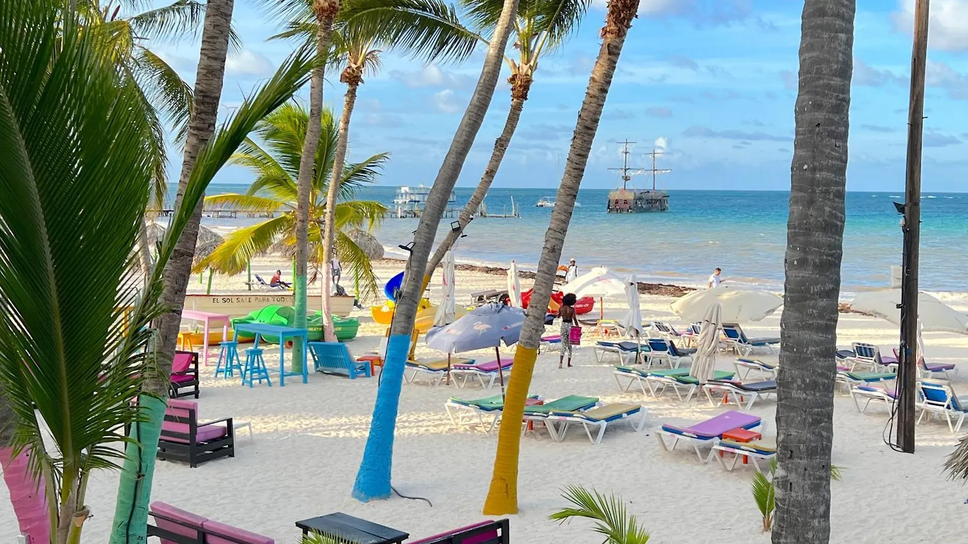 Vacation Suites With Rooftop Pool, Beach Club, Spa, Restaurants - Playa Los Corales Punta Cana 5*,