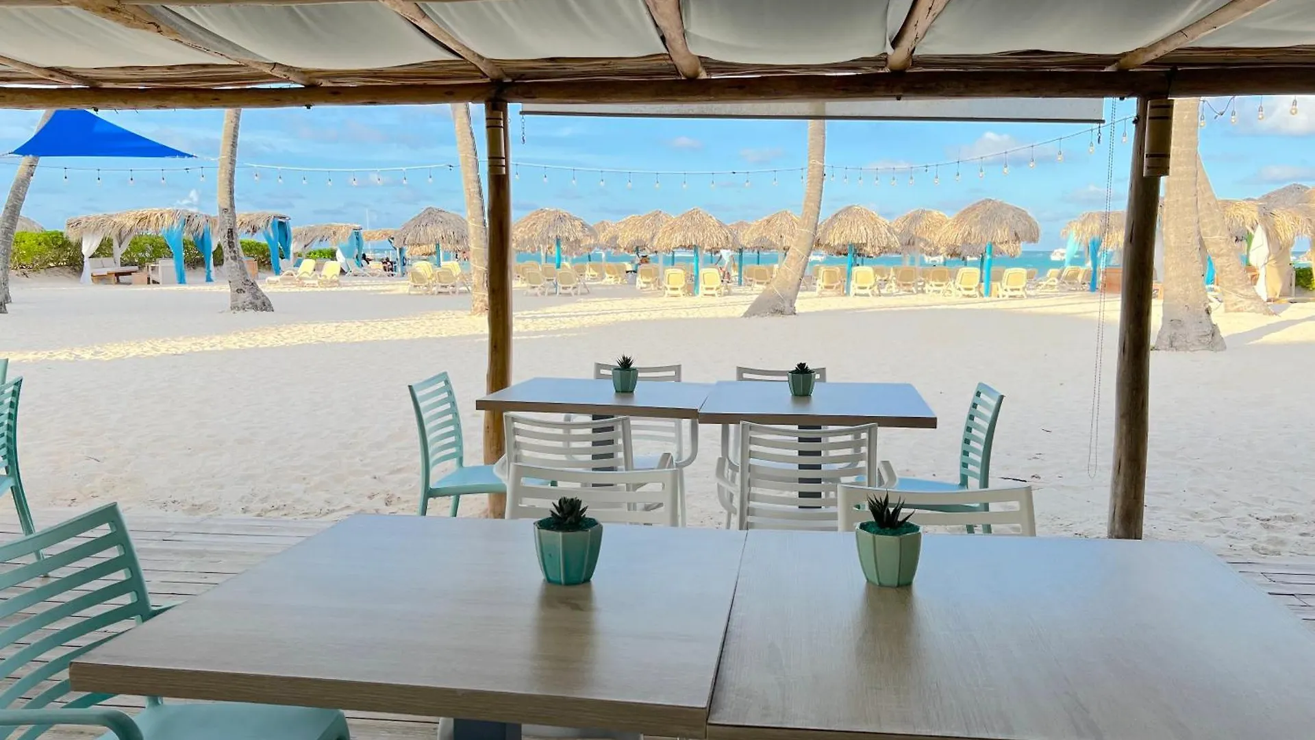 Vacation Suites With Rooftop Pool, Beach Club, Spa, Restaurants - Playa Los Corales Punta Cana