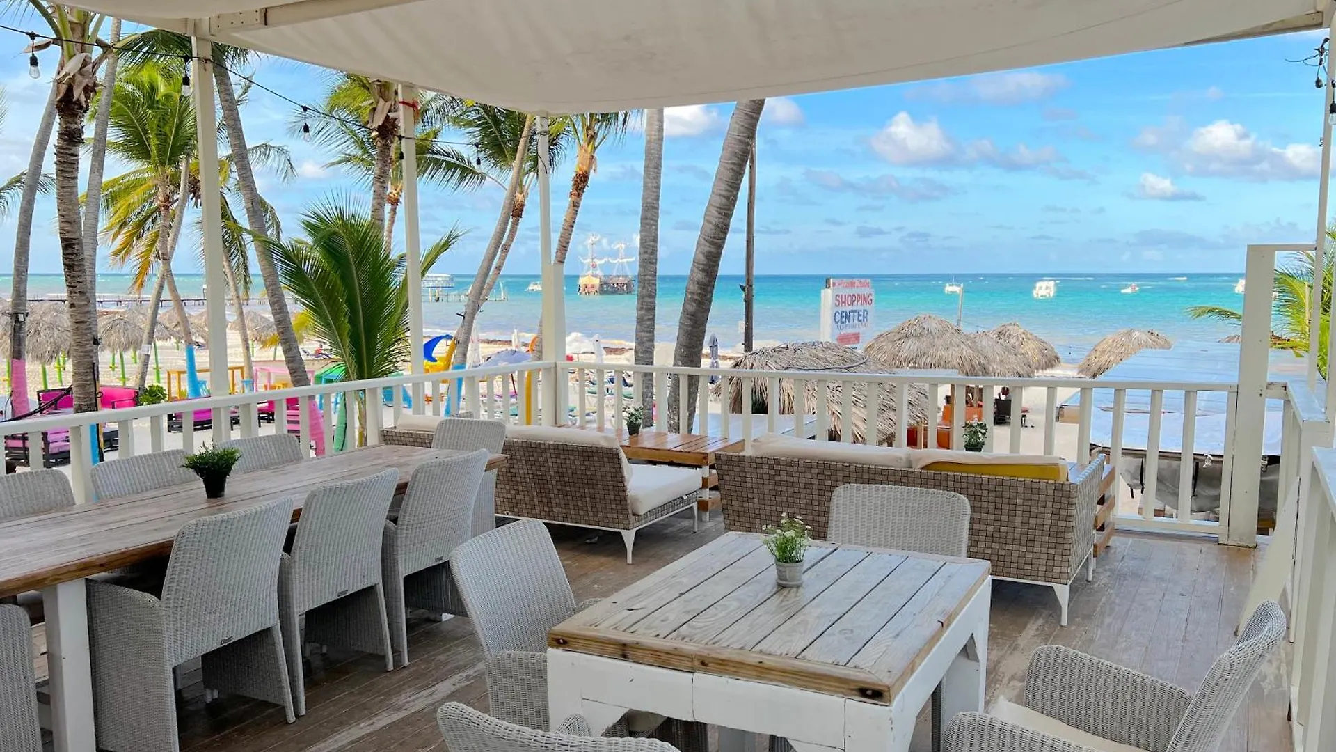 Vacation Suites With Rooftop Pool, Beach Club, Spa, Restaurants - Playa Los Corales Punta Cana