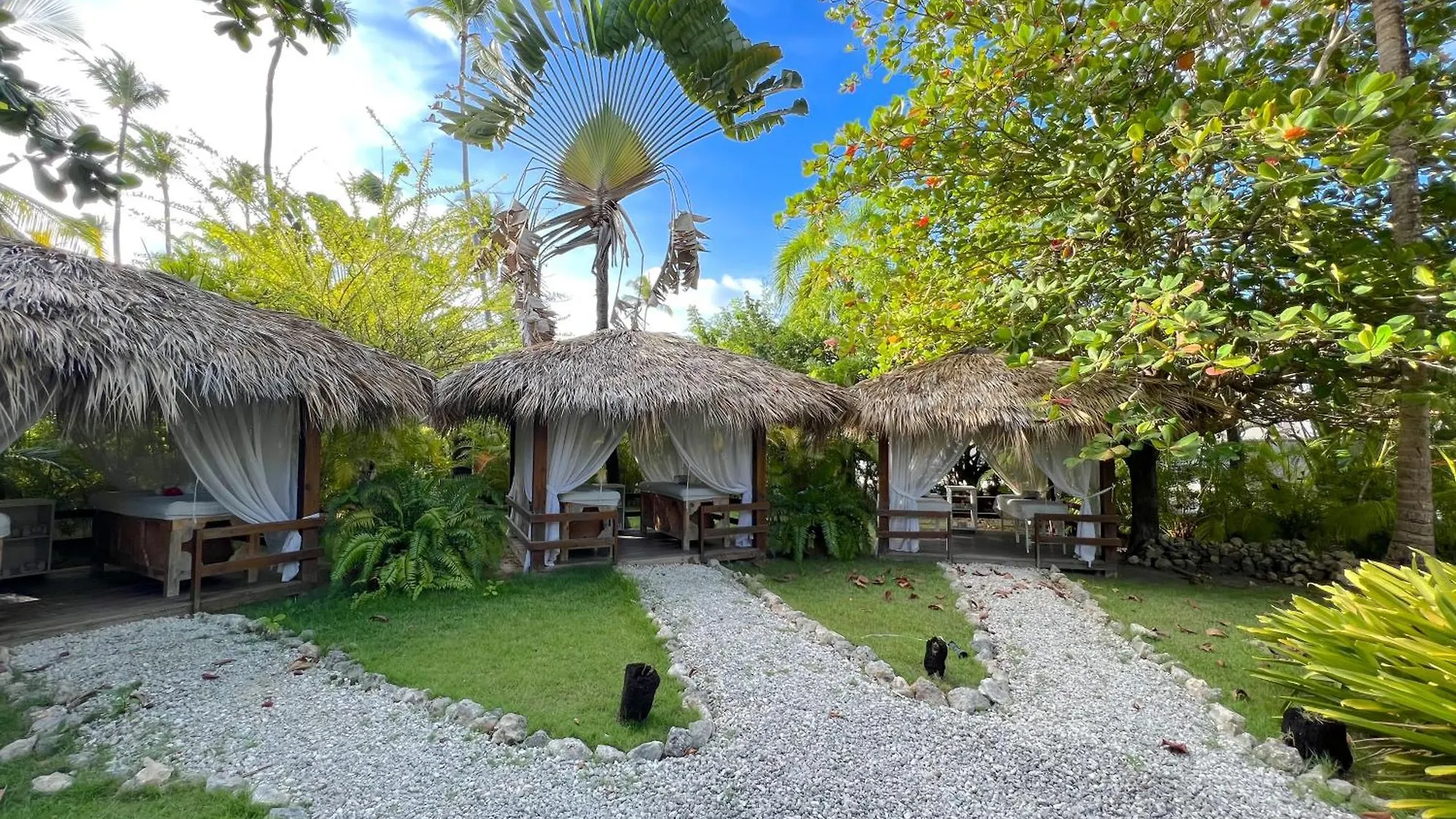Vacation Suites With Rooftop Pool, Beach Club, Spa, Restaurants - Playa Los Corales Punta Cana 5*,