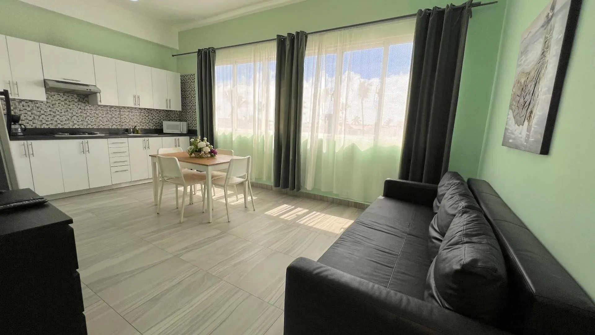 ***** Hotel Vacation Suites With Rooftop Pool, Beach Club, Spa, Restaurants - Playa Los Corales Punta Cana República Dominicana