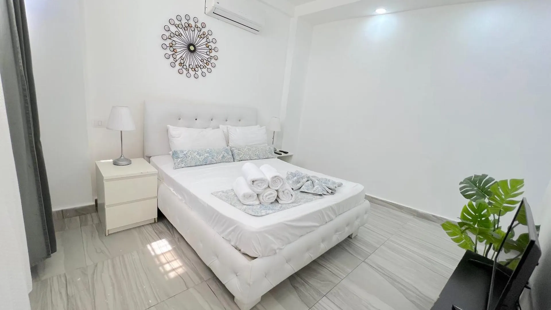 Hotel Vacation Suites With Rooftop Pool, Beach Club, Spa, Restaurants - Playa Los Corales Punta Cana